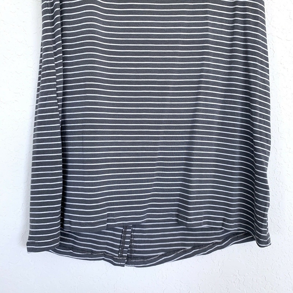 Old Navy Gray White Stripe Sleeveless Tank Top - Picture 3 of 6